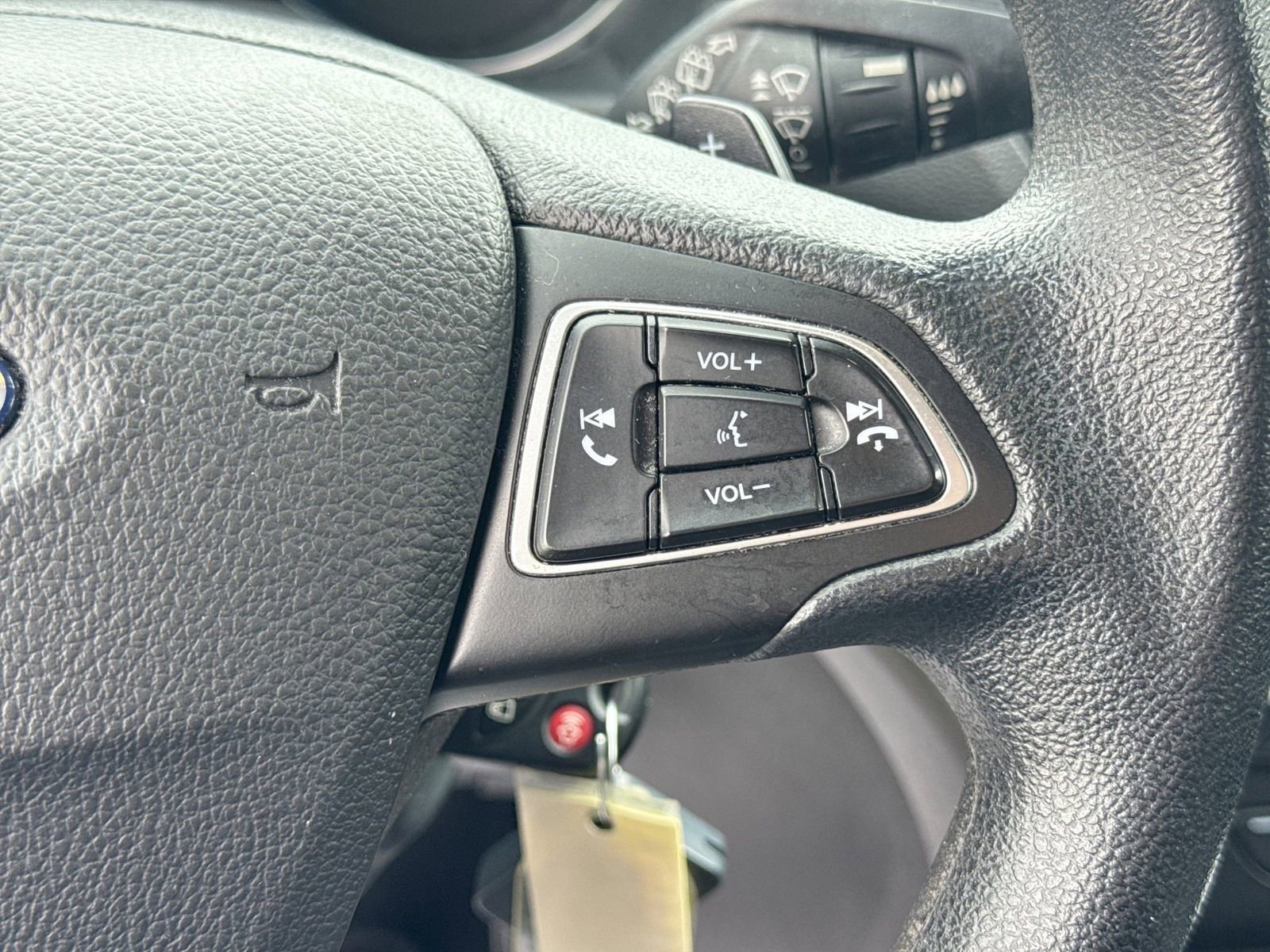 Used 2017 Ford Escape SE FWD image 25