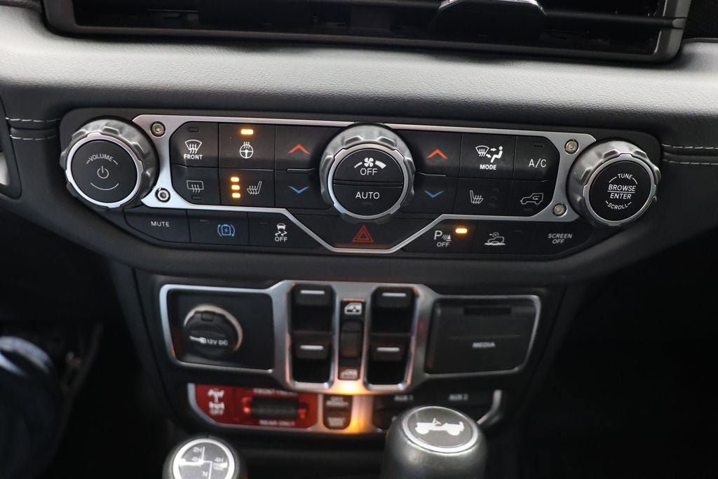 Used 2024 Jeep Wrangler Unlimited Rubicon 4xe image 23