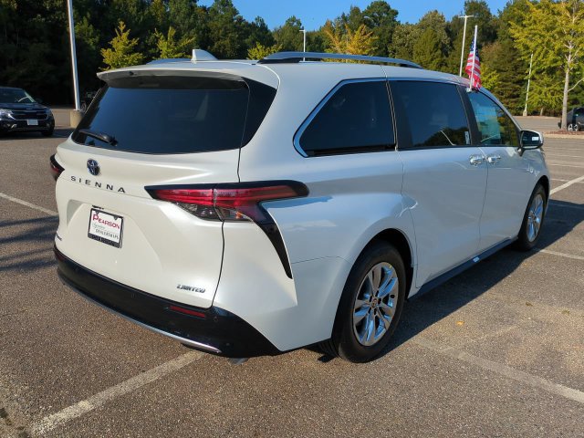 New 2026 Toyota Sienna Limited AWD/4WD image 4