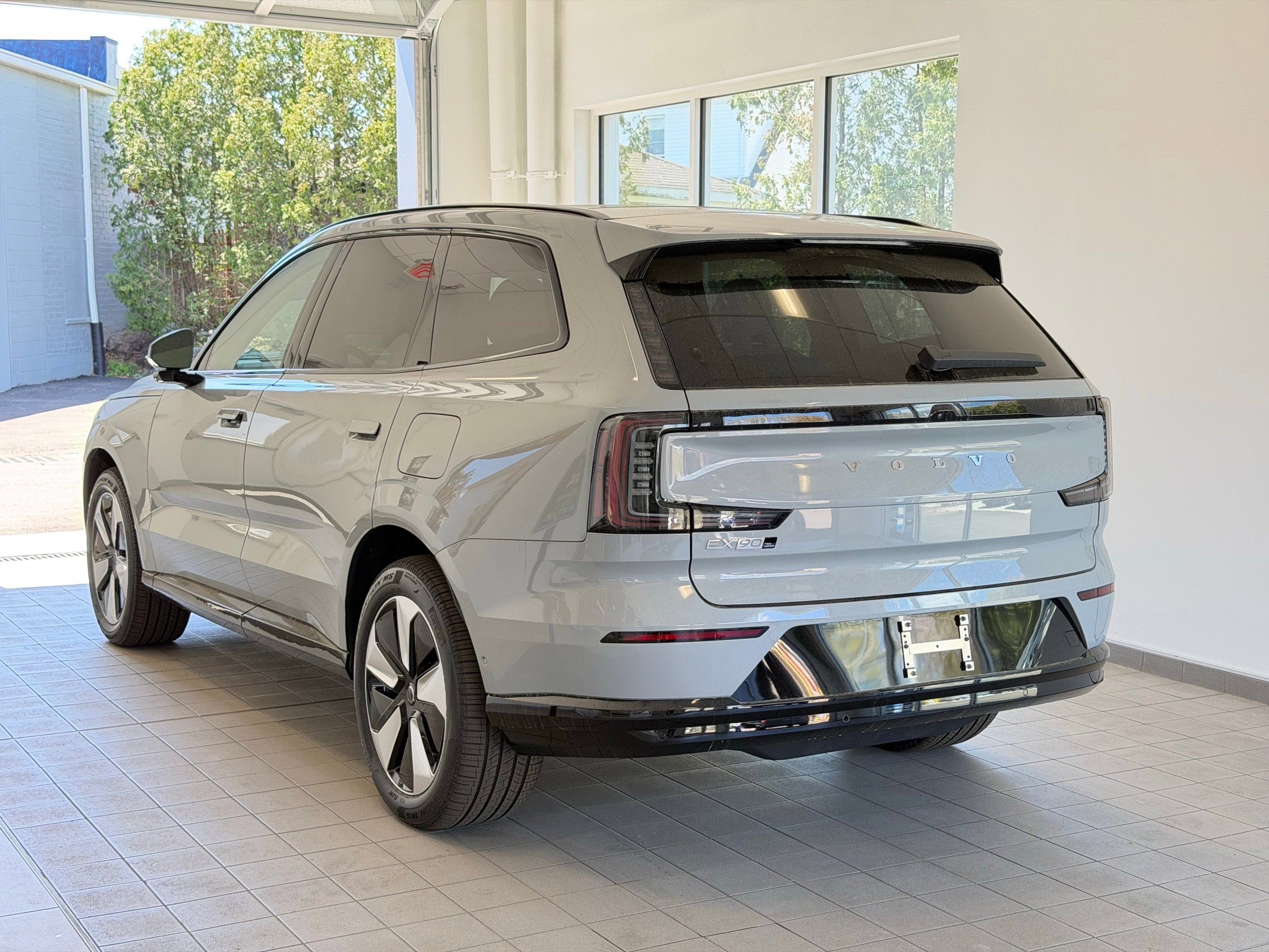 New 2026 Volvo EX90 Plus AWD/4WD image 8
