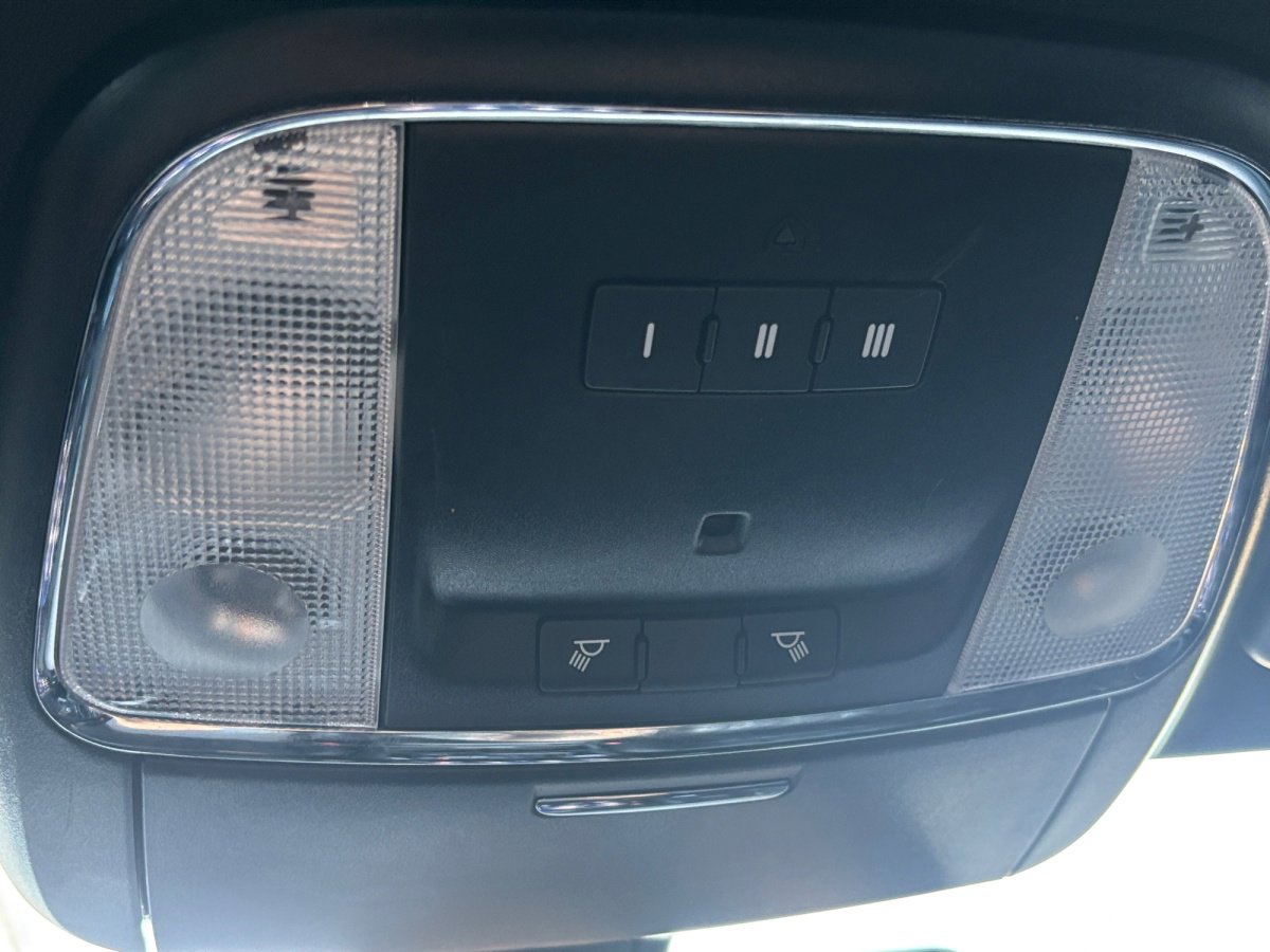 Used 2021 Chrysler 300 S image 7