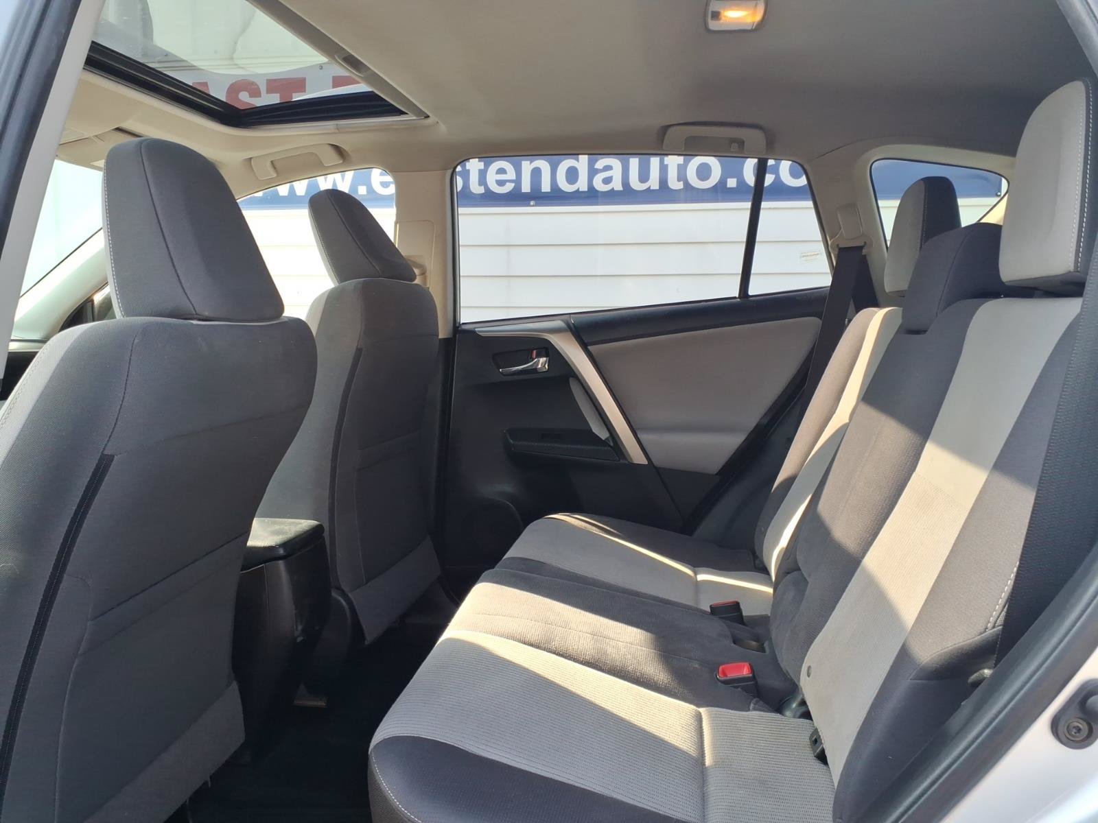 Used 2015 Toyota RAV4 XLE AWD/4WD image 11