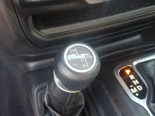 Used 2021 Jeep Wrangler Sport AWD/4WD image 22