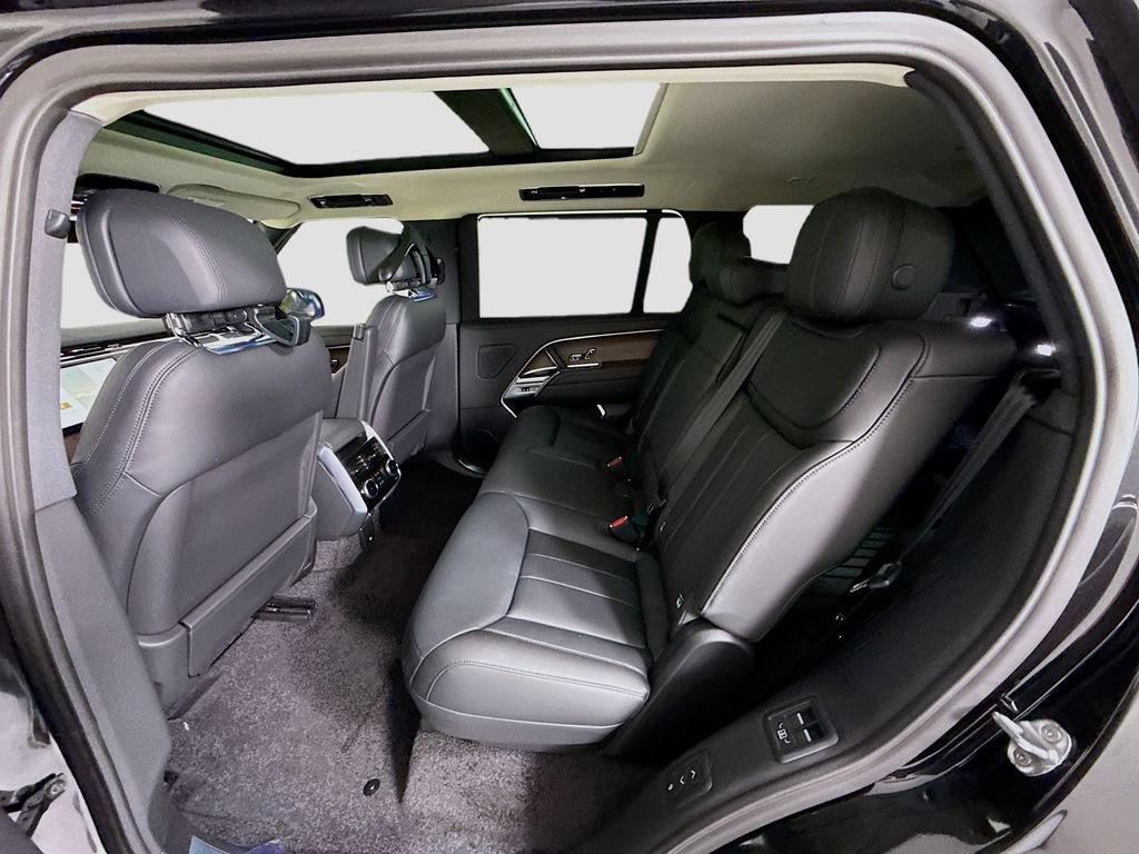 New 2026 Land Rover Range Rover Long Wheelbase SE AWD/4WD image 21