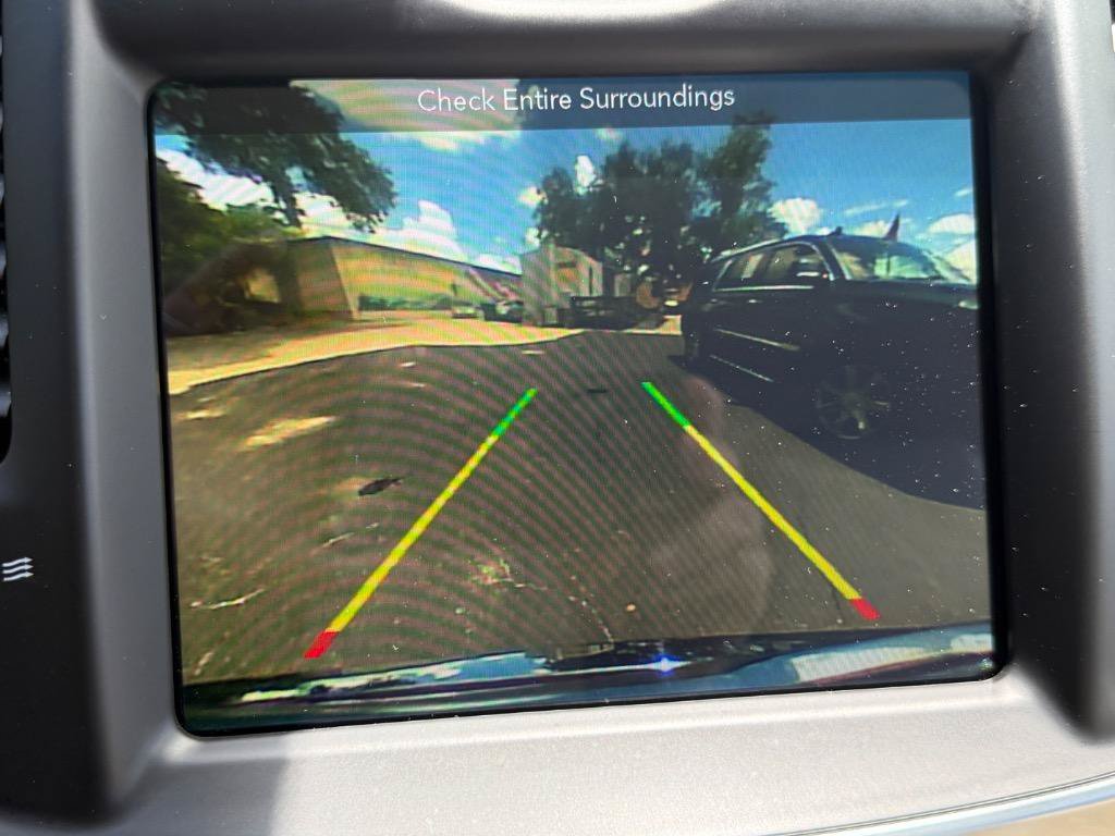 Used 2017 Chrysler 300 Limited RWD image 12