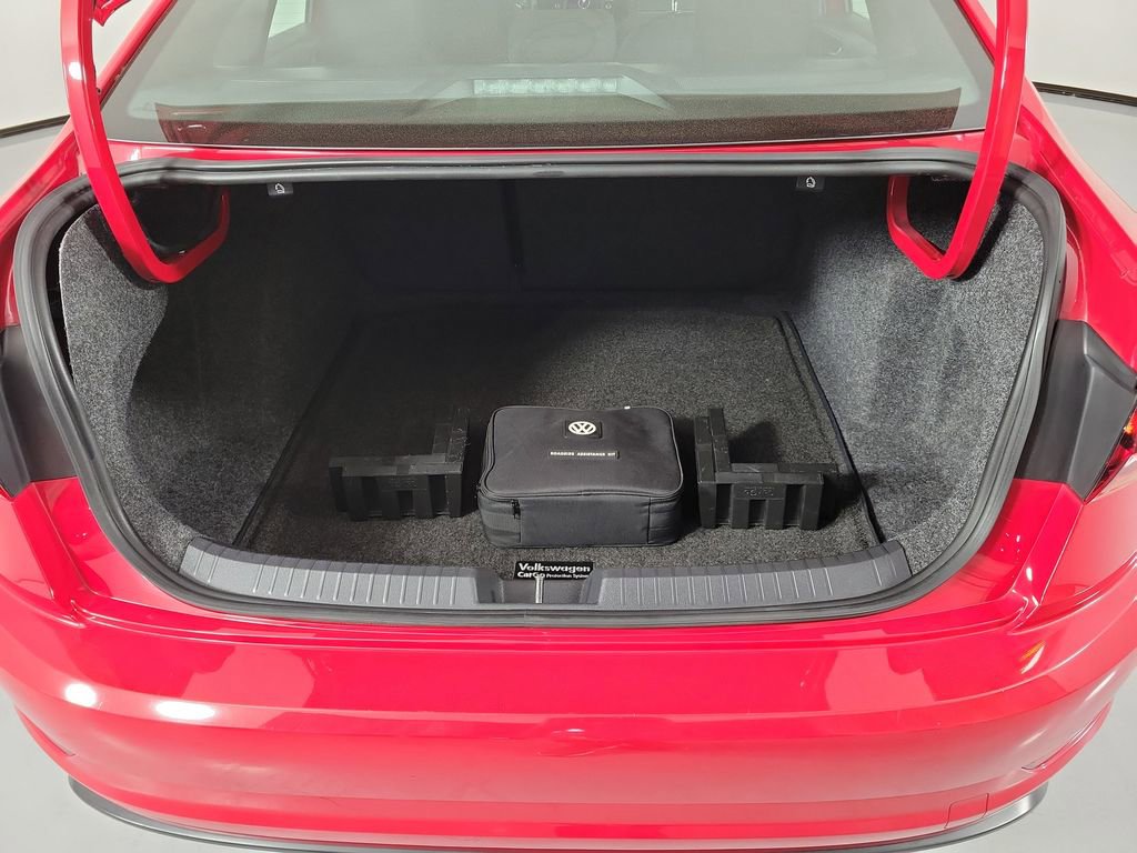 Used 2019 Volkswagen Jetta GLI image 7