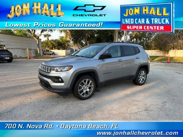 Used 2022 Jeep Compass Latitude image 2