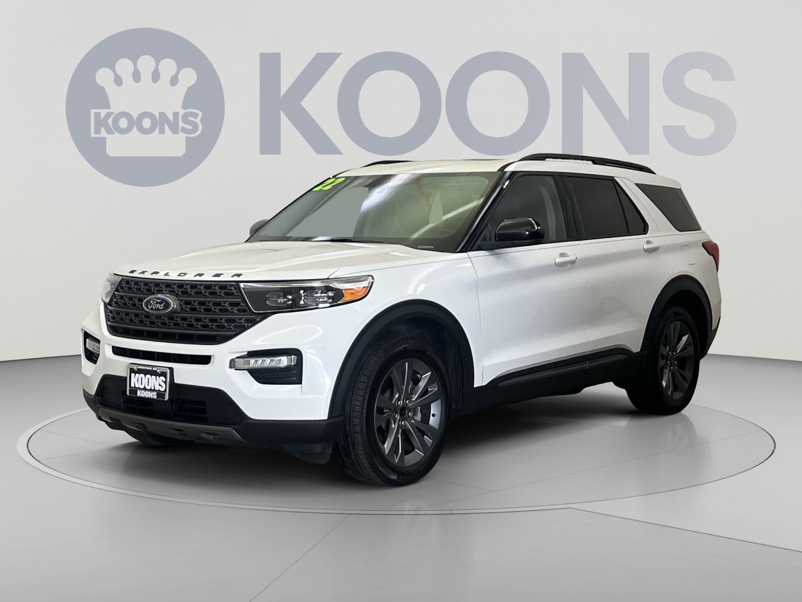 Used 2022 Ford Explorer XLT w/ Equipment Group 202A AWD/4WD image 4