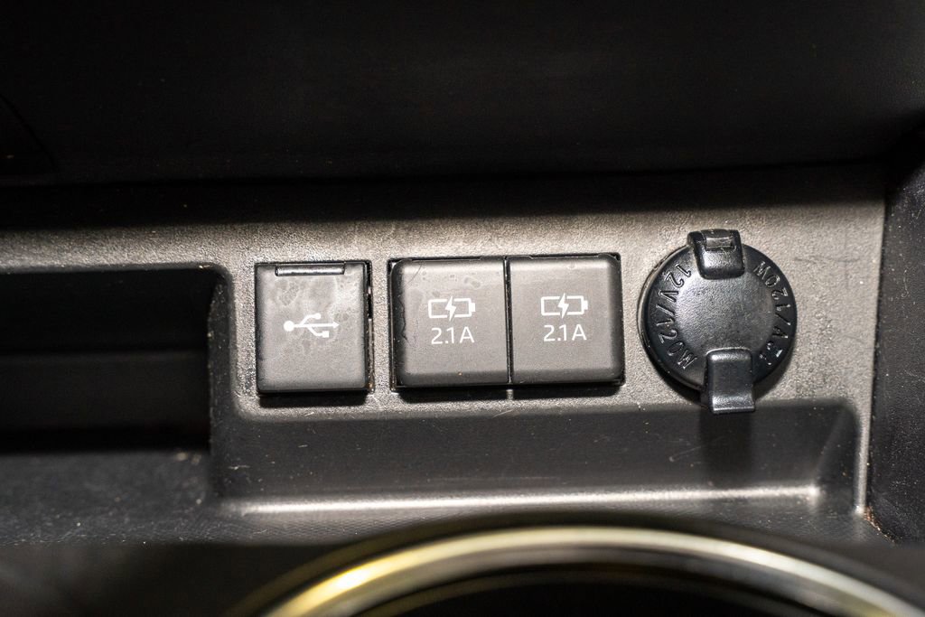 Used 2021 Toyota Highlander LE image 15