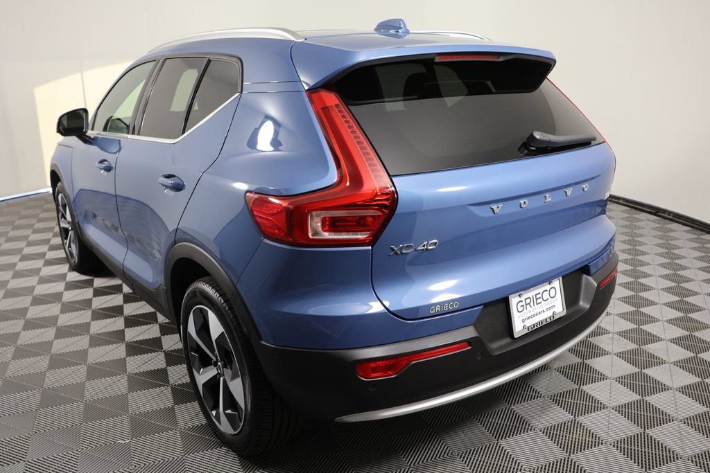 Used 2024 Volvo XC40 B5 Plus AWD/4WD image 6