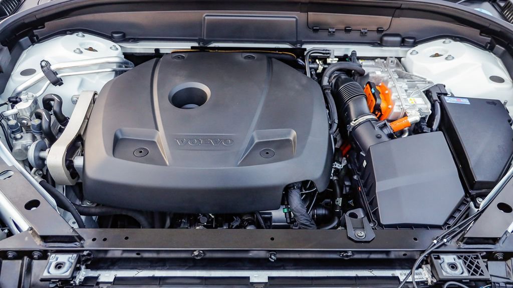 Used 2023 Volvo XC60 T8 Ultimate w/ Climate Package image 30