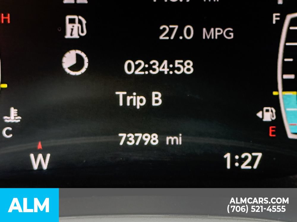 Used 2023 Chrysler Pacifica Touring-L FWD image 17