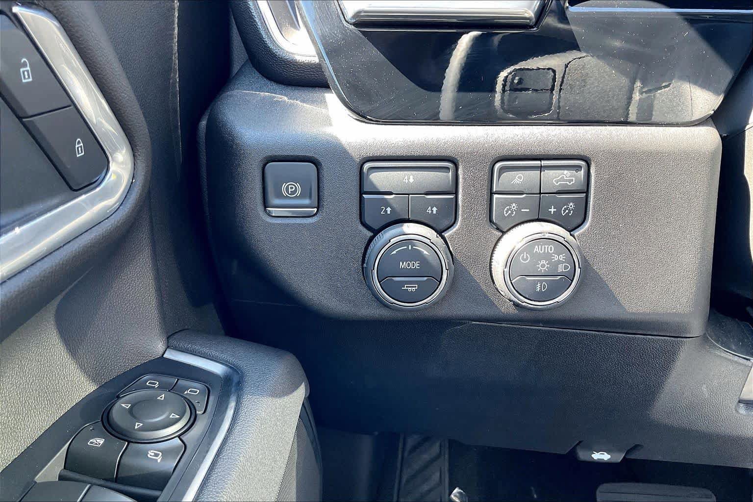 Certified 2025 Chevrolet Silverado 2500 LT w/ All Star Edition image 32