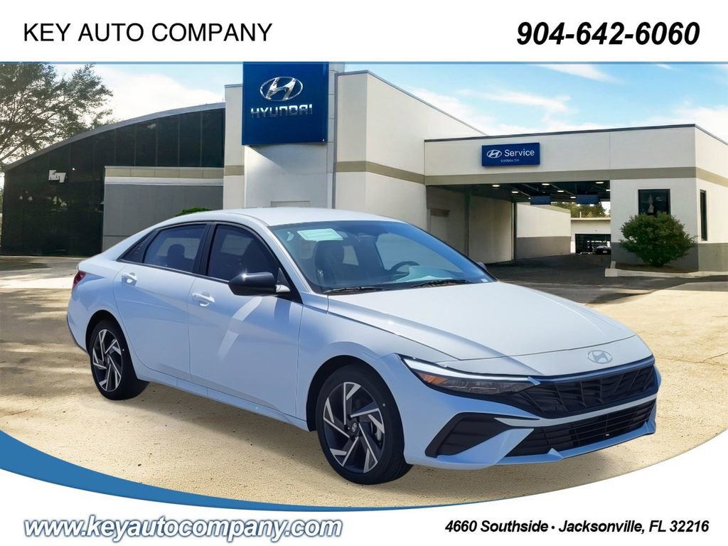 Used 2025 Hyundai Elantra Sport image 1
