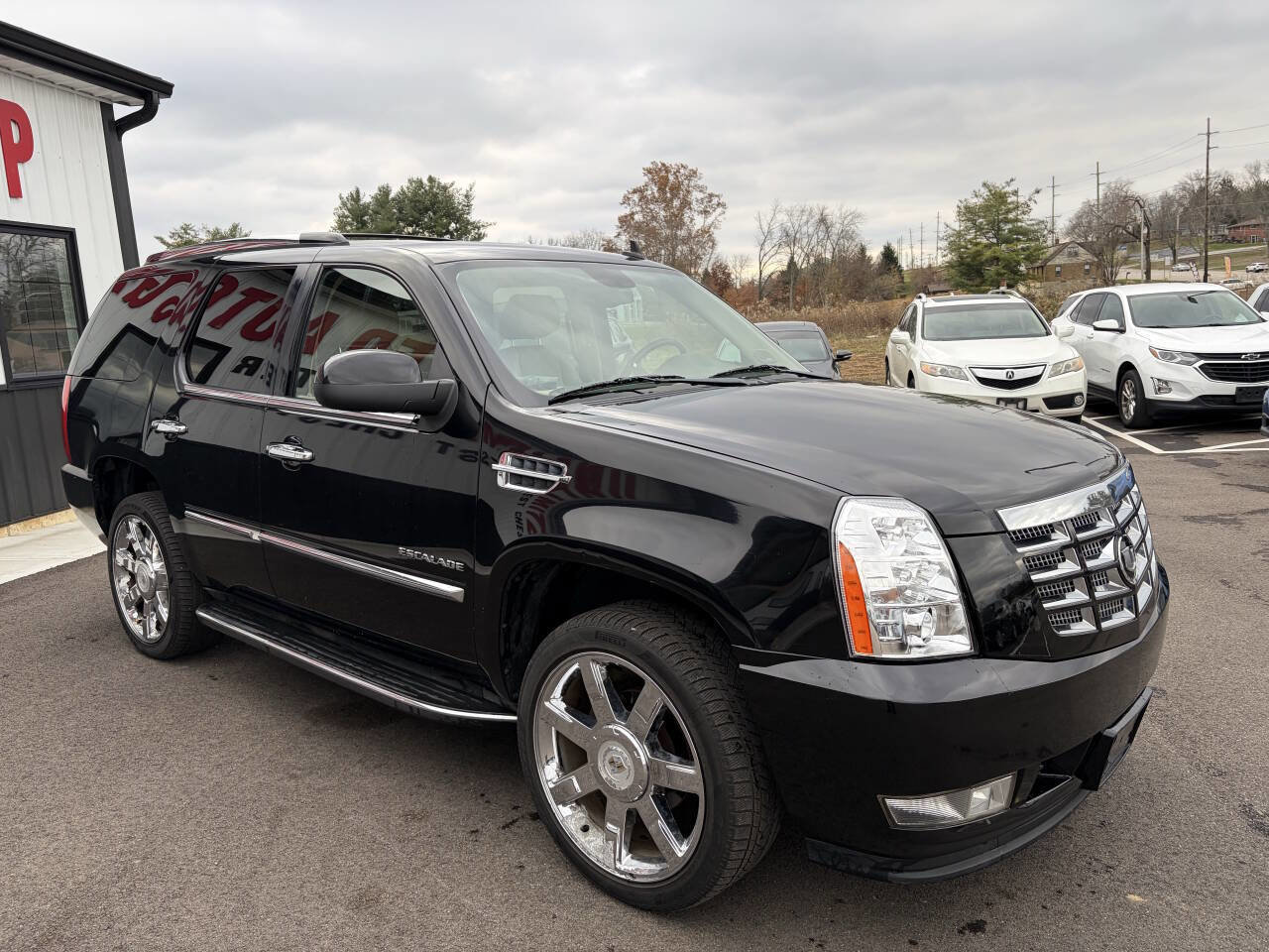 Used 2012 Cadillac Escalade Luxury image 5