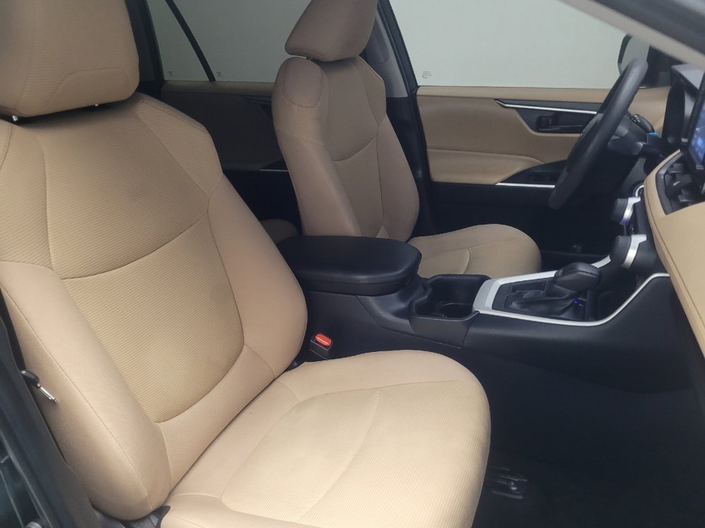 Used 2022 Toyota RAV4 LE image 21