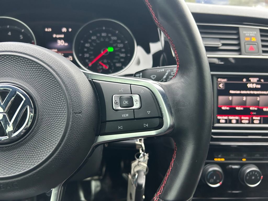 Used 2020 Volkswagen Golf 4-Door image 19