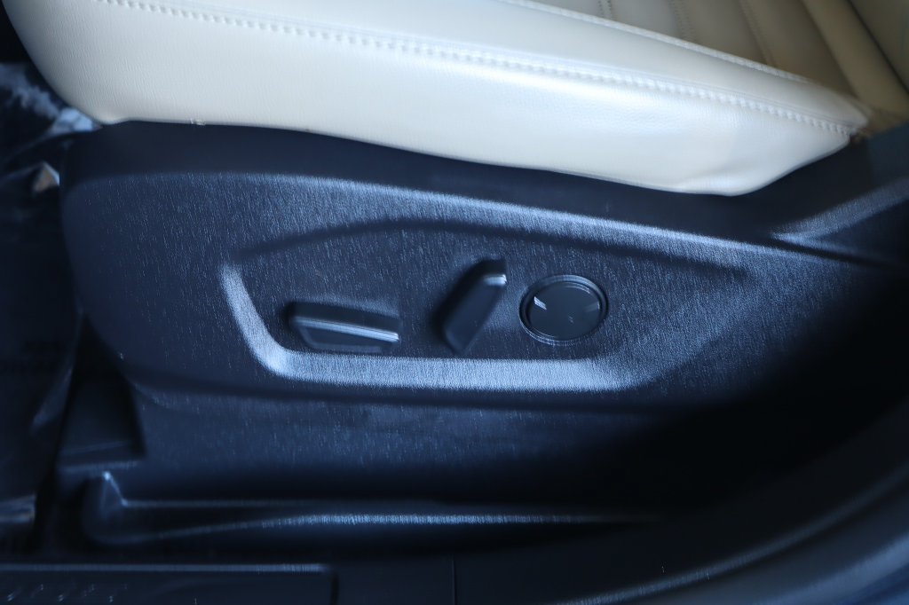 Used 2024 Ford Edge SEL AWD/4WD image 20