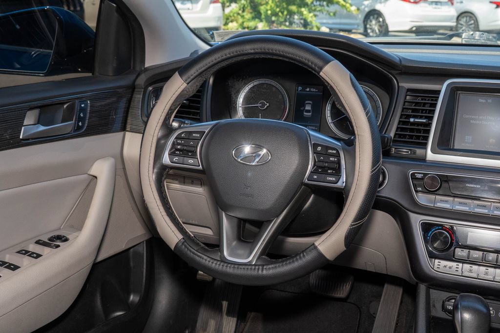 Used 2018 Hyundai Sonata Limited w/ Cargo Package FWD image 19