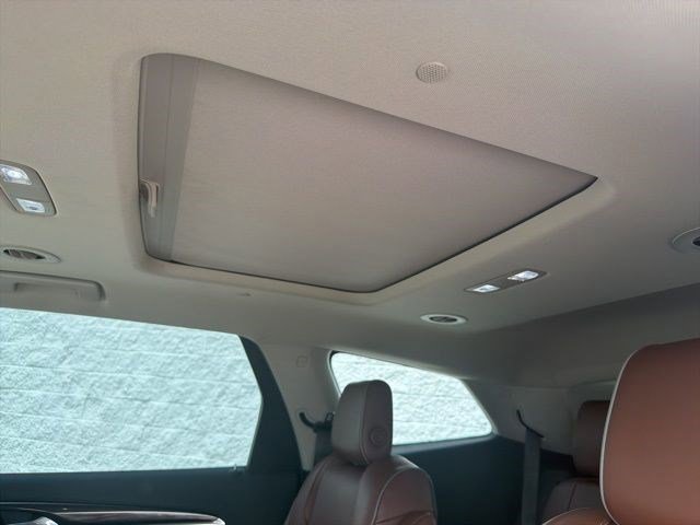 Used 2018 Buick Enclave Avenir w/ Avenir Technology Package AWD/4WD image 15