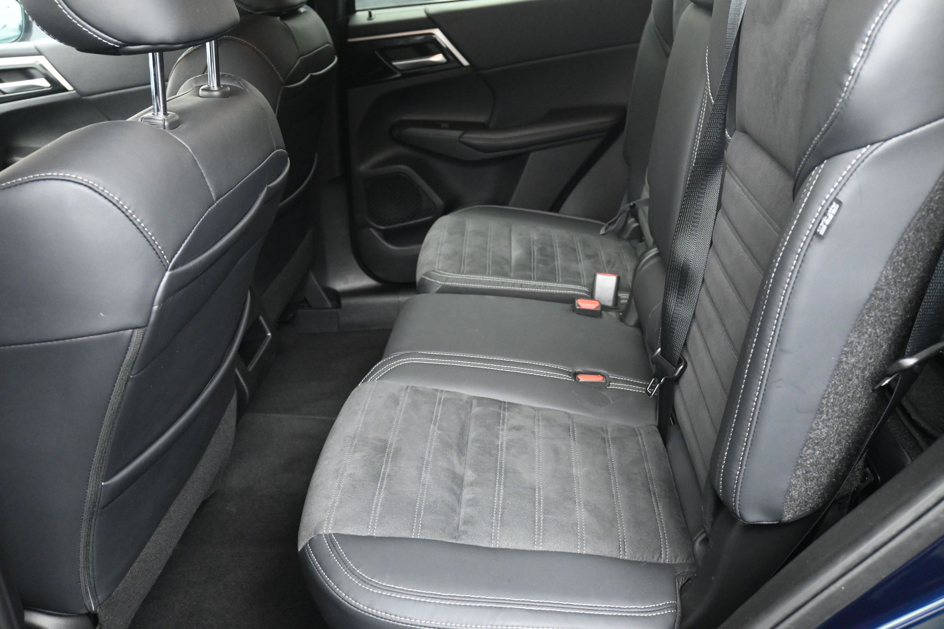 Used 2023 Mitsubishi Outlander SE AWD/4WD image 27