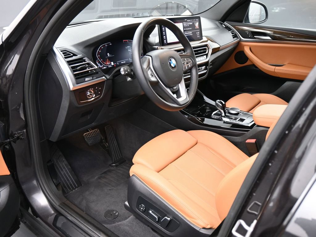 Used 2024 BMW X3 sDrive30i w/ Premium Package w/ZPA image 2