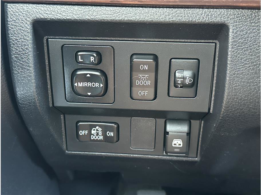 Used 2014 Toyota Tundra Limited w/ Limited Premium Package AWD/4WD image 27