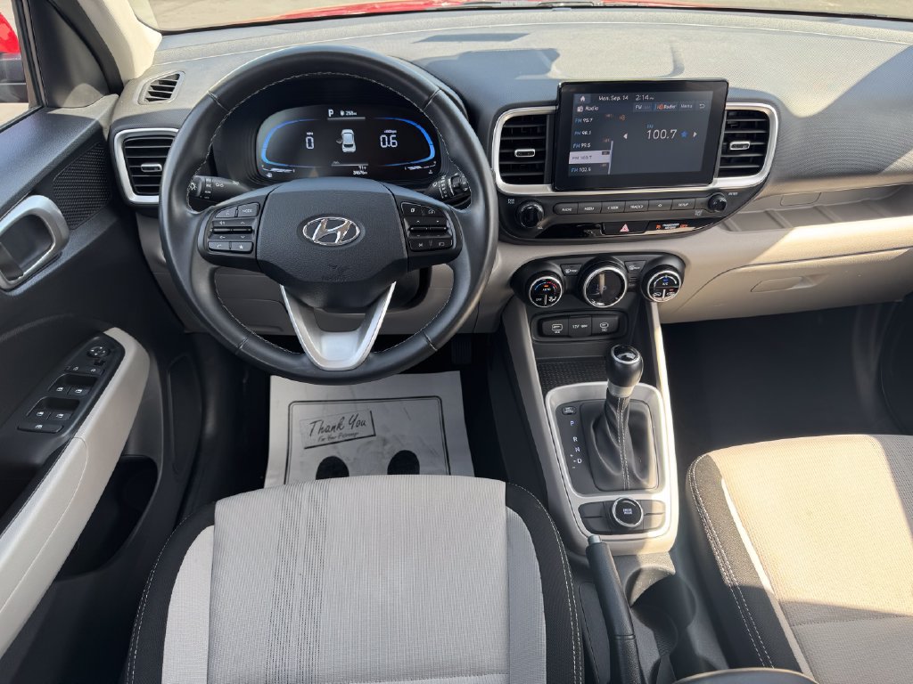 Used 2025 Hyundai Venue SEL FWD image 19