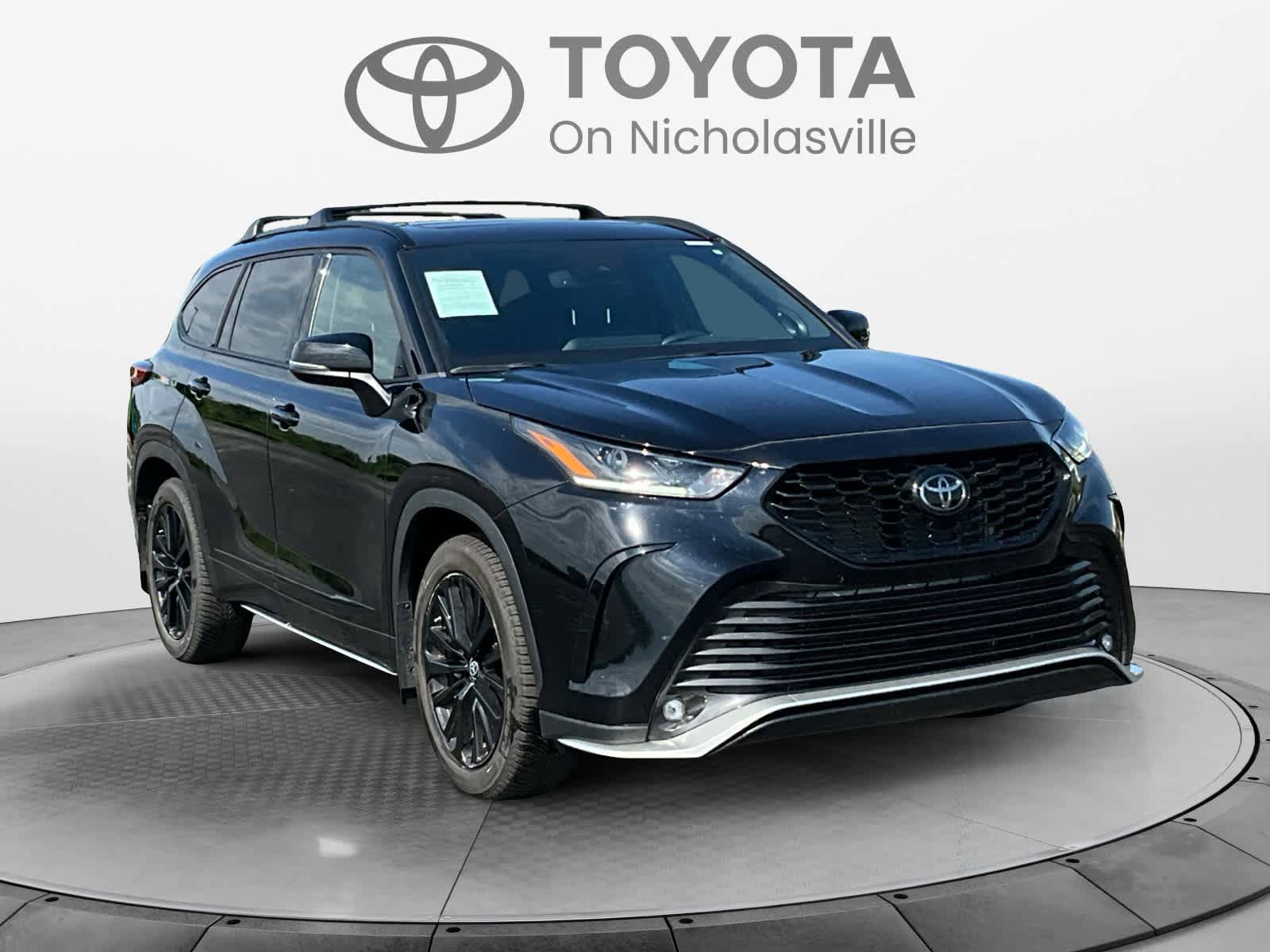 Used 2023 Toyota Highlander XSE FWD image 8