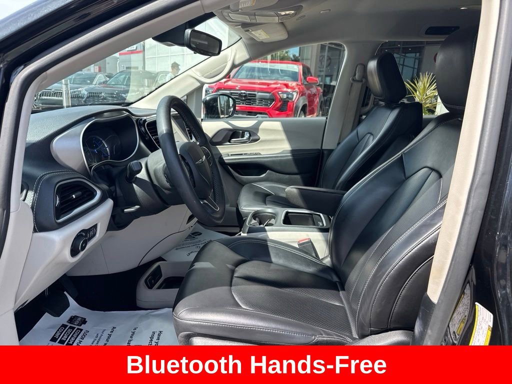 Used 2024 Chrysler Pacifica Limited FWD image 13