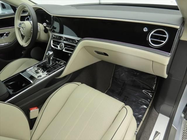 Used 2025 Bentley Flying Spur Plug-In Hybrid AWD/4WD image 17