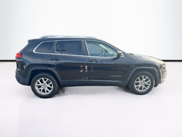 Used 2015 Jeep Cherokee Latitude w/ Cold Weather Group AWD/4WD image 8