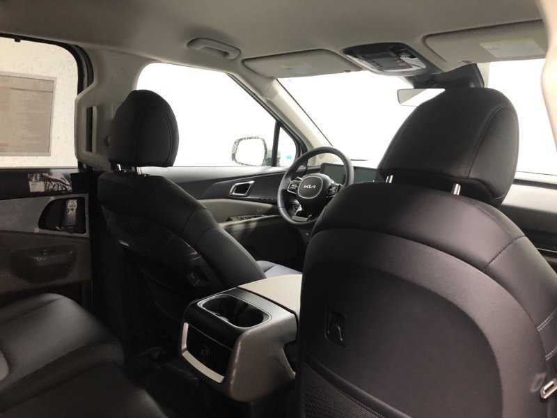 New 2026 Kia Carnival EX image 12