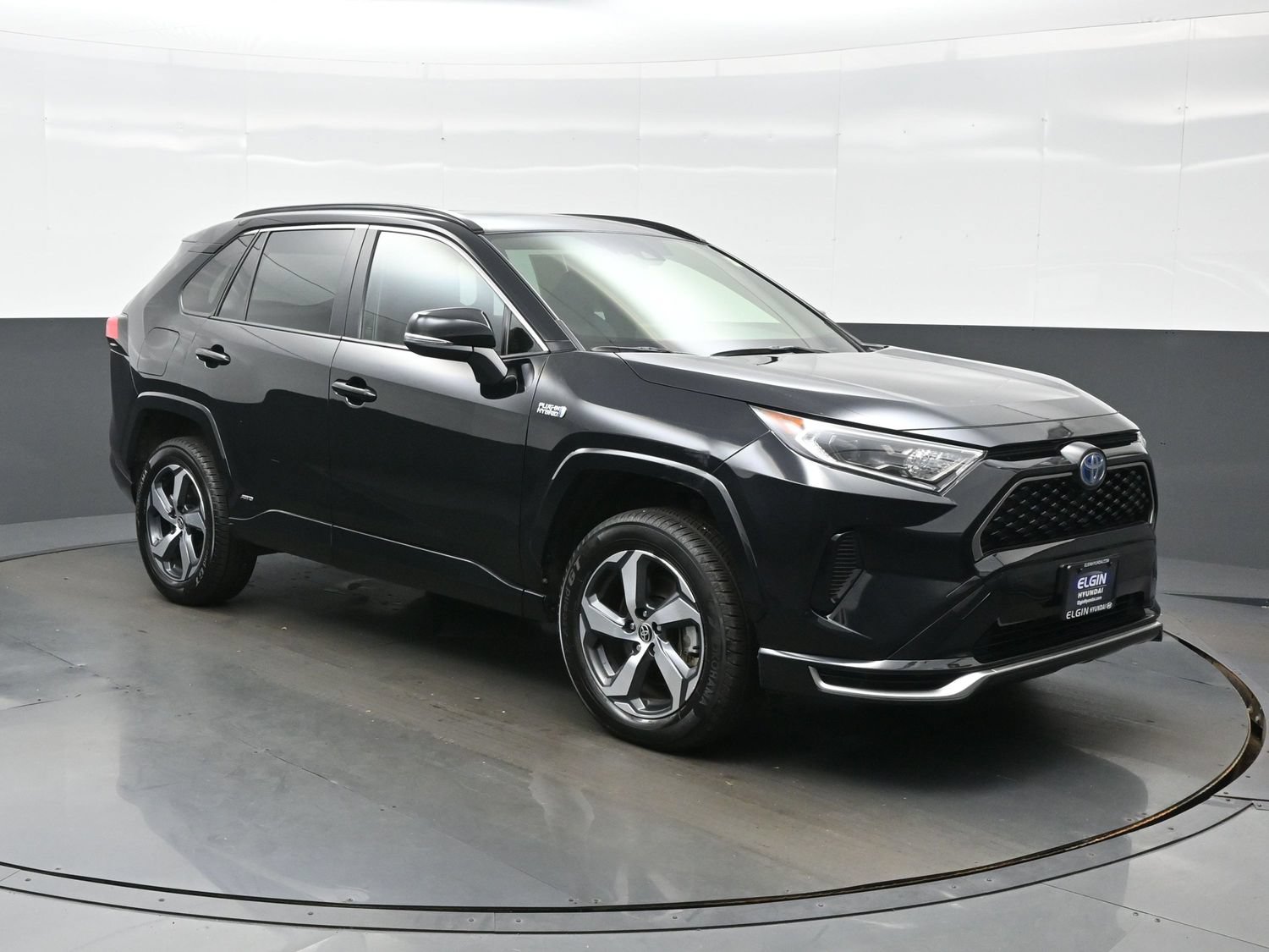 Used 2021 Toyota RAV4 SE w/ Weather & Moonroof Package AWD/4WD image 8