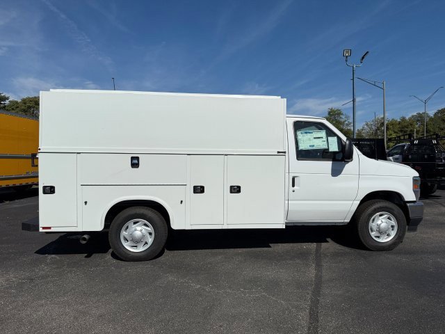New 2026 Ford E-350 and Econoline 350 Super Duty w/ Power Equipment Group image 9