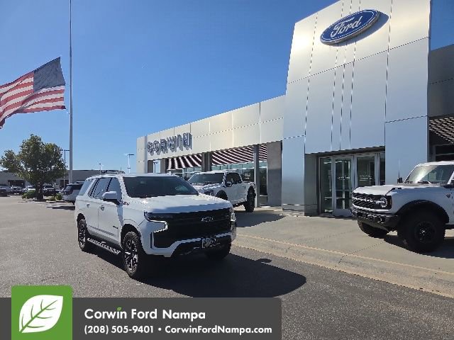 Used 2023 Chevrolet Tahoe Z71 w/ Luxury Package AWD/4WD image 2