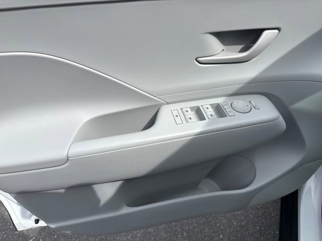 Certified 2025 Hyundai Kona SEL image 9