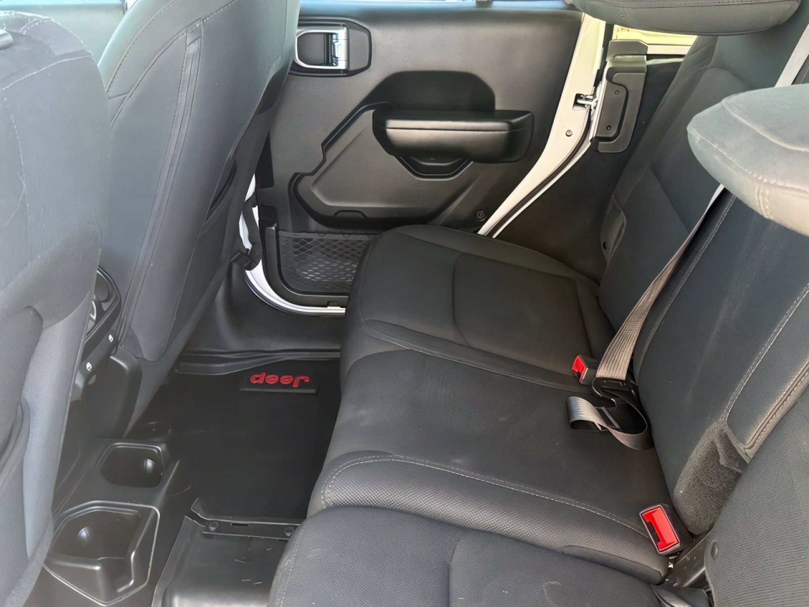 Used 2018 Jeep Wrangler Unlimited Sport S image 14