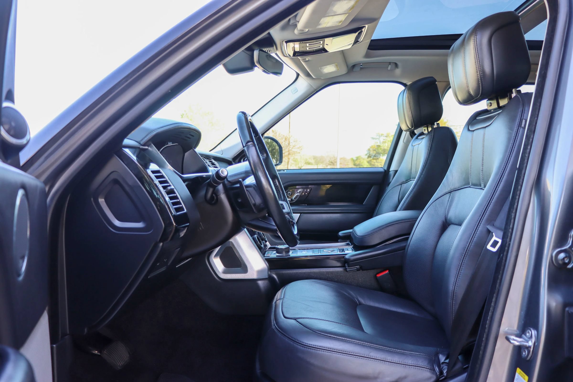 Used 2018 Land Rover Range Rover HSE AWD/4WD image 29