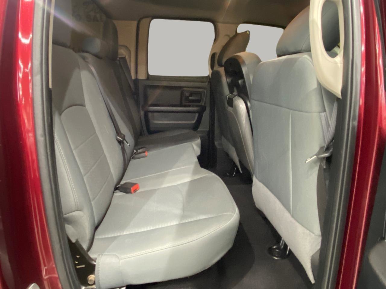 Used 2018 RAM 1500 Express image 27