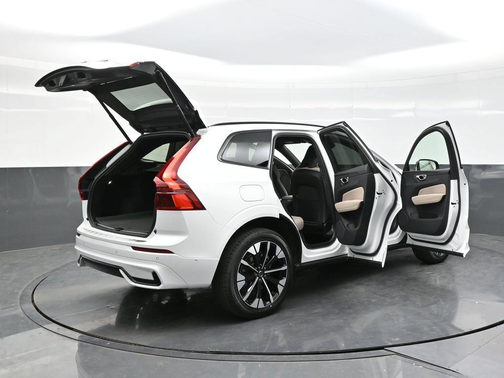 New 2026 Volvo XC60 B5 Plus w/ Climate Package AWD/4WD image 43