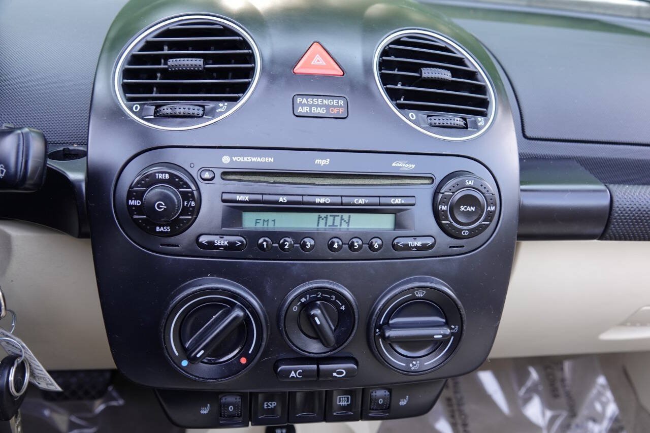 Used 2008 Volkswagen Beetle SE FWD image 80