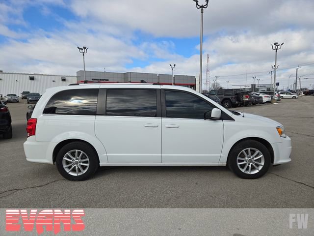 Used 2019 Dodge Grand Caravan SXT image 2
