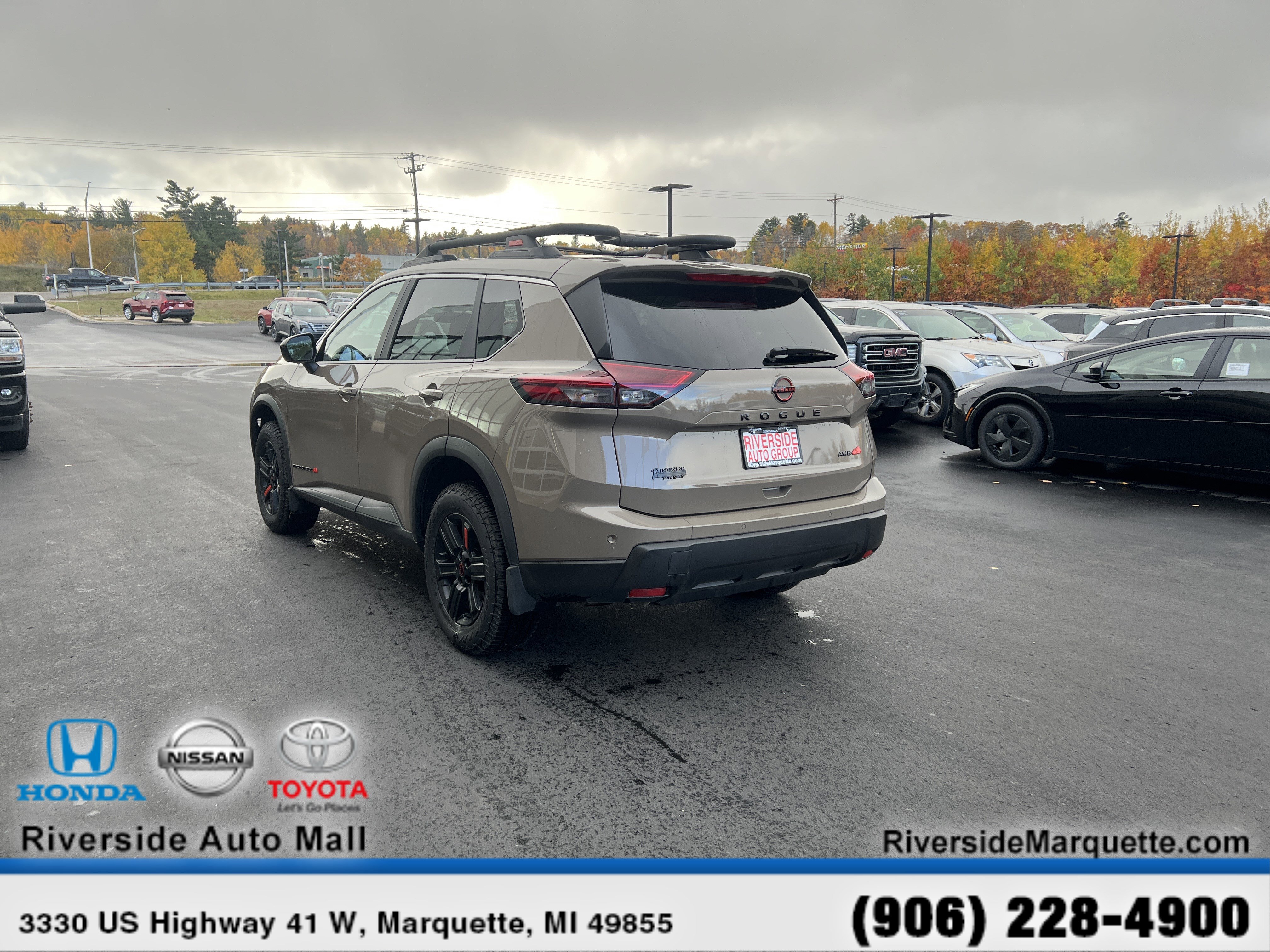 Used 2025 Nissan Rogue SV AWD/4WD image 6