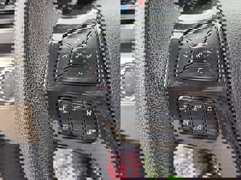 Used 2018 Ford Explorer XLT image 24