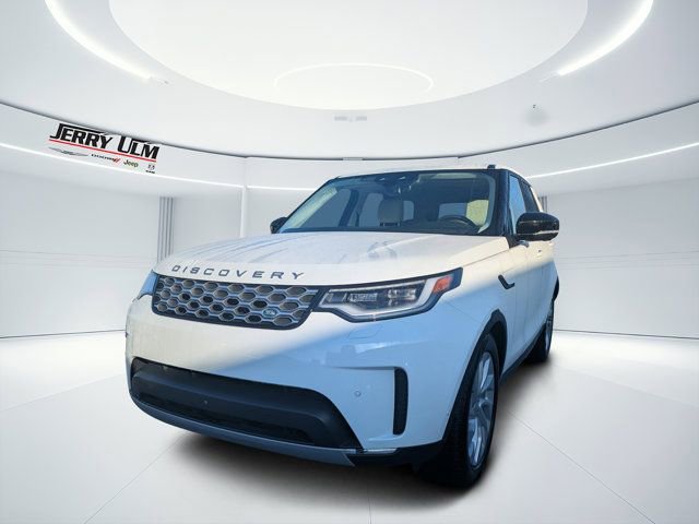 Used 2025 Land Rover Discovery S image 5