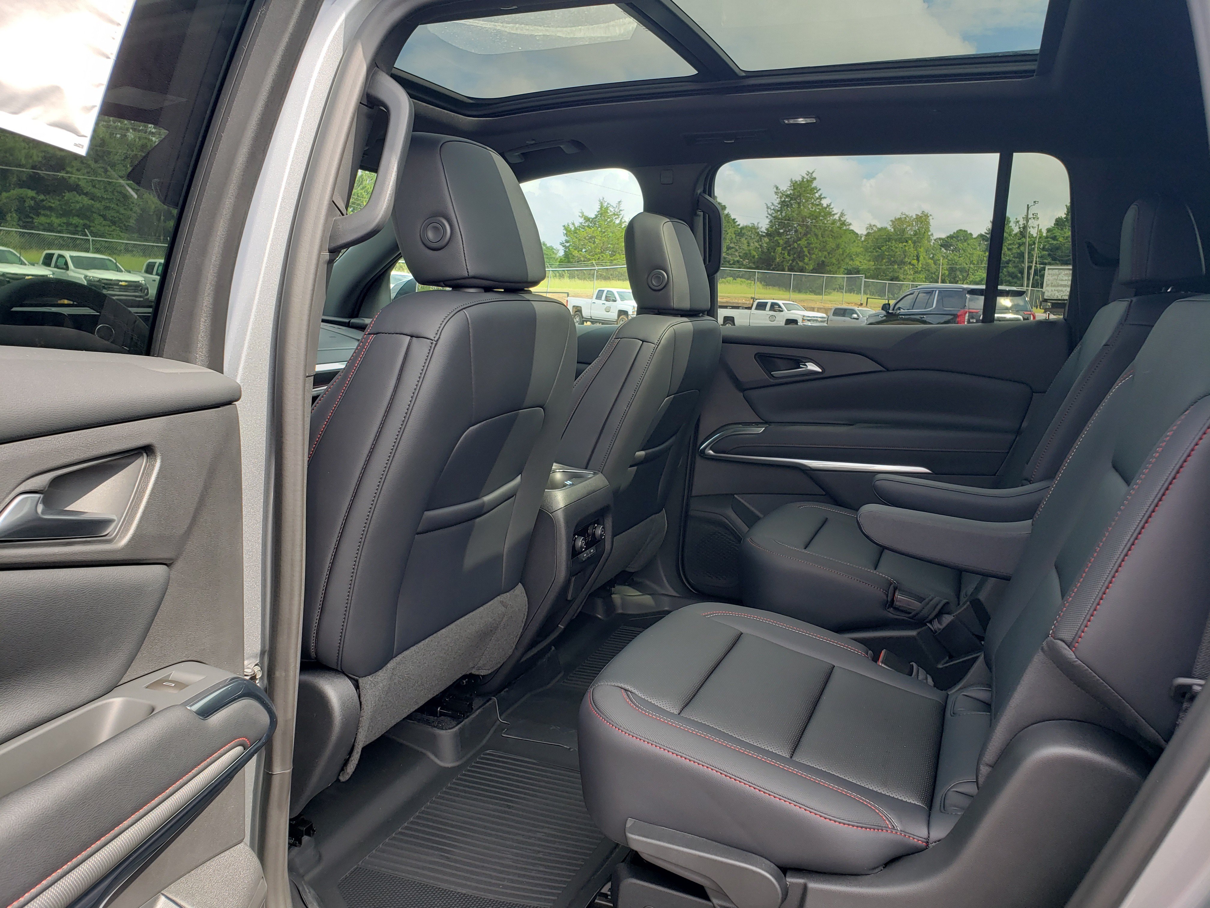 New 2026 Chevrolet Traverse Z71 w/ Driver Confidence Package AWD/4WD image 30