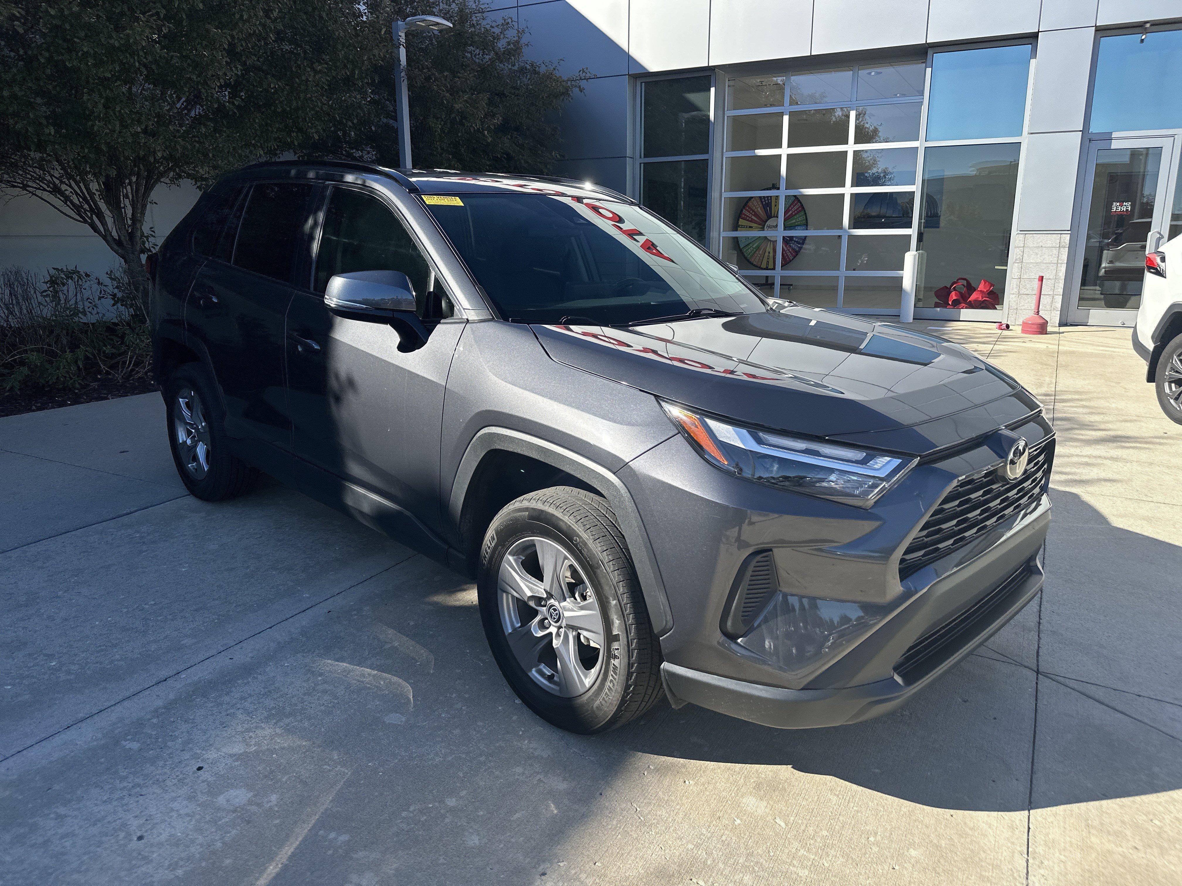 Used 2024 Toyota RAV4 XLE AWD/4WD image 2