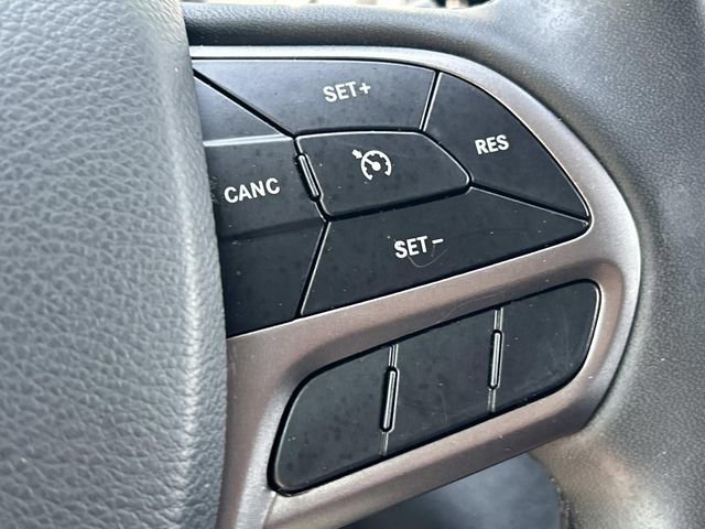 Used 2022 Jeep Cherokee Latitude Lux w/ Mopar Interior Package FWD image 30