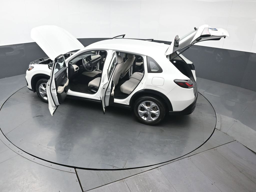 Certified 2023 Honda HR-V LX image 46